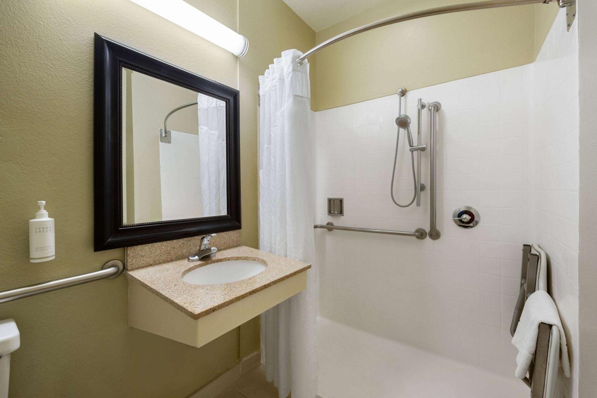 Marguerite South Anaheim - Garden Grove, Trademark Collection By Wyndham Hotel 3*
