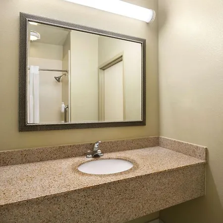 Marguerite South Anaheim - Garden Grove, Trademark Collection By Wyndham Hotel