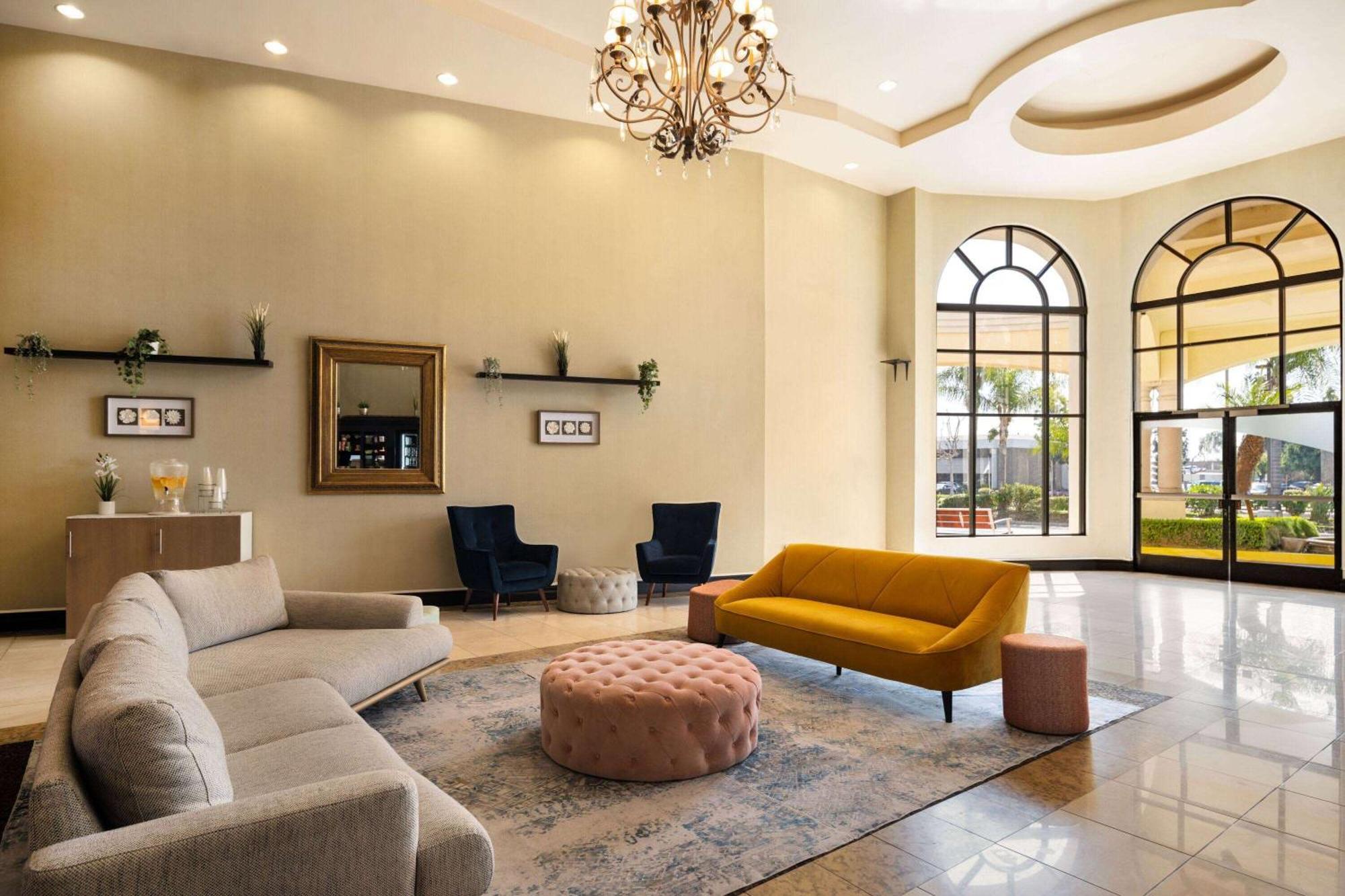 Hotel Marguerite South Anaheim - Garden Grove, Trademark Collection By Wyndham 3*