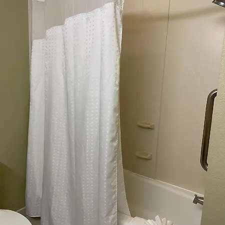 Hotel Marguerite South Anaheim - Garden Grove, Trademark Collection By Wyndham Garden Grove