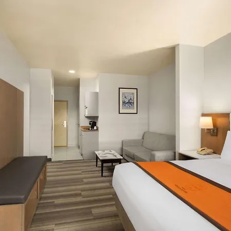 Hotel Marguerite South Anaheim - Garden Grove, Trademark Collection By Wyndham Garden Grove